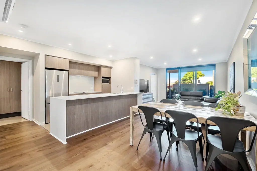 Tasteful Living on Tenth!