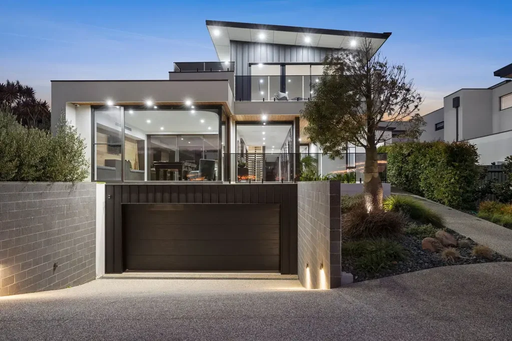 Torquay 6房  UNRIVALLED LIFETSTYLE, UNCOMPRISING DESIGN - SIMPLY WOW!!