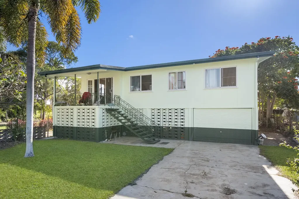 Ayr 3બેડરૂમ HIGH SET 3 BEDROOM HOME