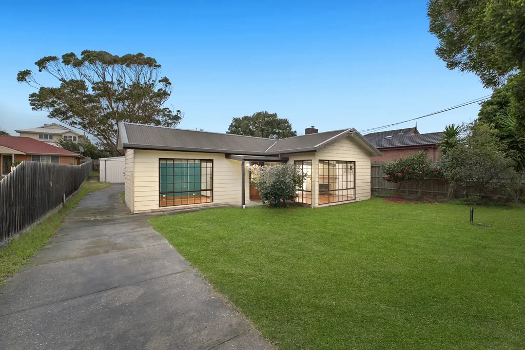 Carrum 3Kwarto Generous 720 sqm Allotment with Comfortable Family Living and Future Potential