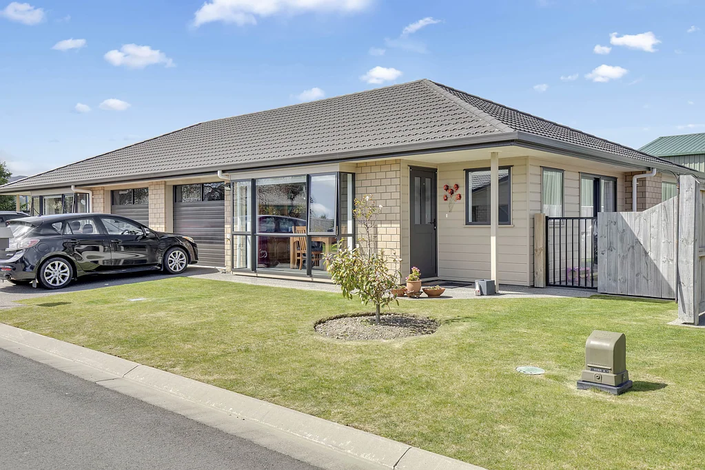 Otaki 2 Slaapkamer Secure, Stylish & Central – Over 50s Unit