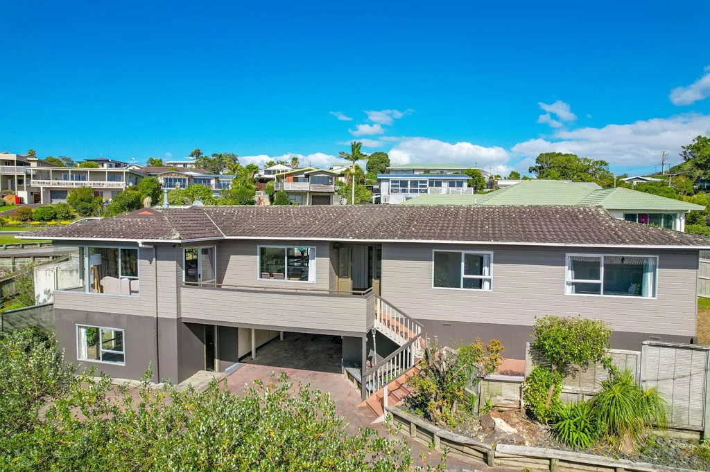 Perfect Manly location awaits