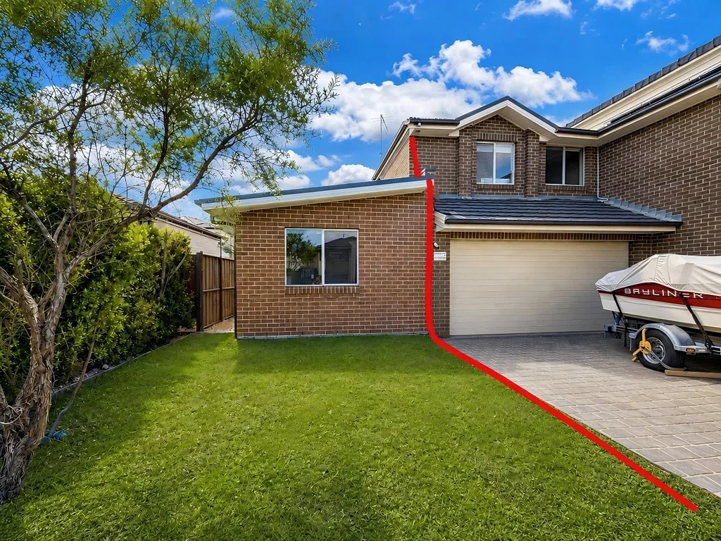 Brand New 2-Bedroom Attached Granny Flat with Private Yard in the Heart of The Ponds