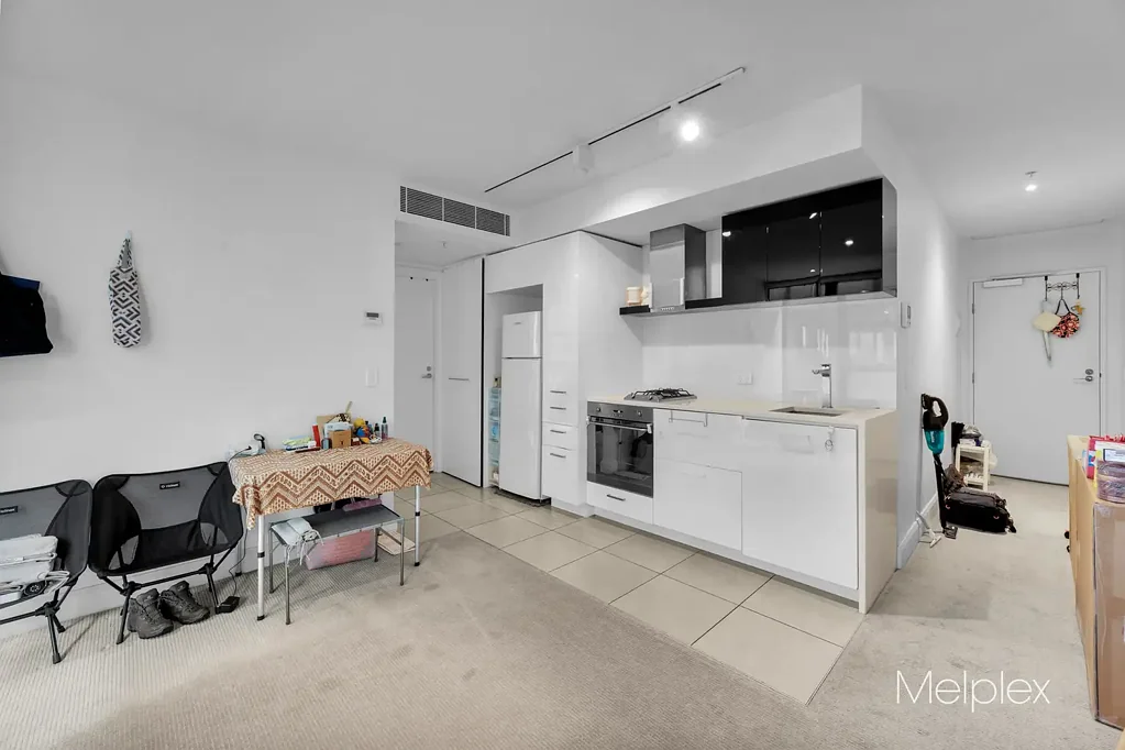 Melbourne 1房 宽敞明厨石材台面 优质电器 采光充沛 便利交通 城景露台 城市景观 Immaculate inner-city lifestyle pad