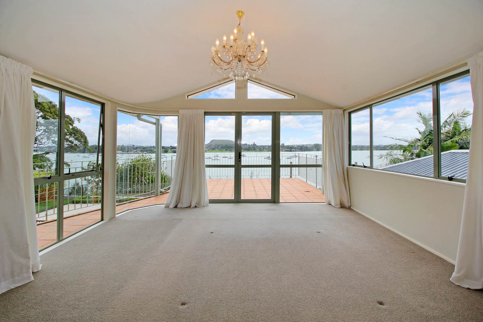 83 Fisher Parade, Sunnyhills, Auckland - Manukau, 5房, 3浴