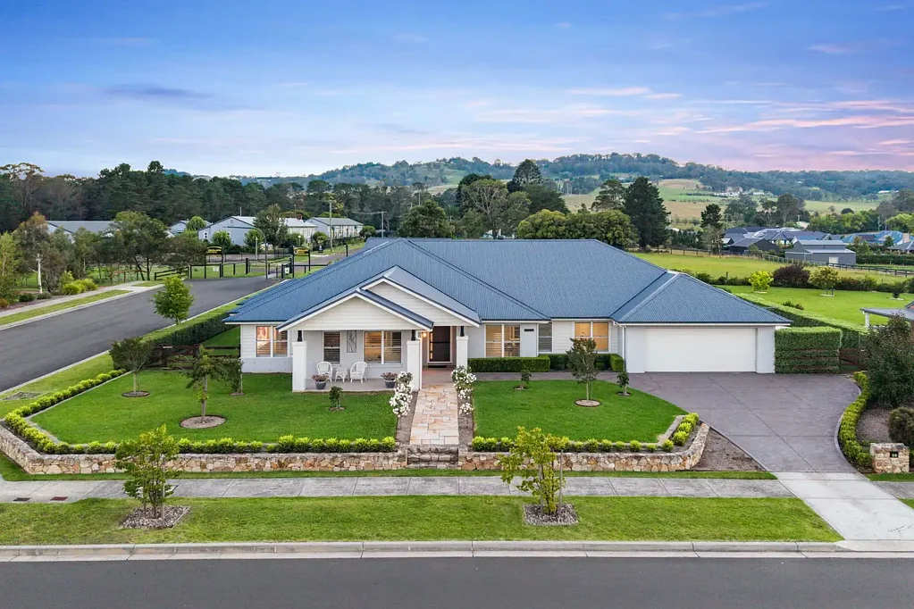 32 Challoner Rise, Renwick, NSW 2575