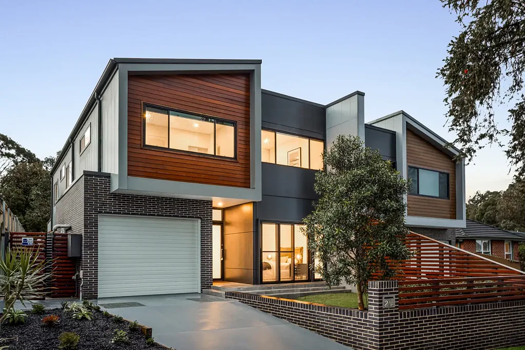 Ermington 5 Bedroom Contemporary Family Duplex