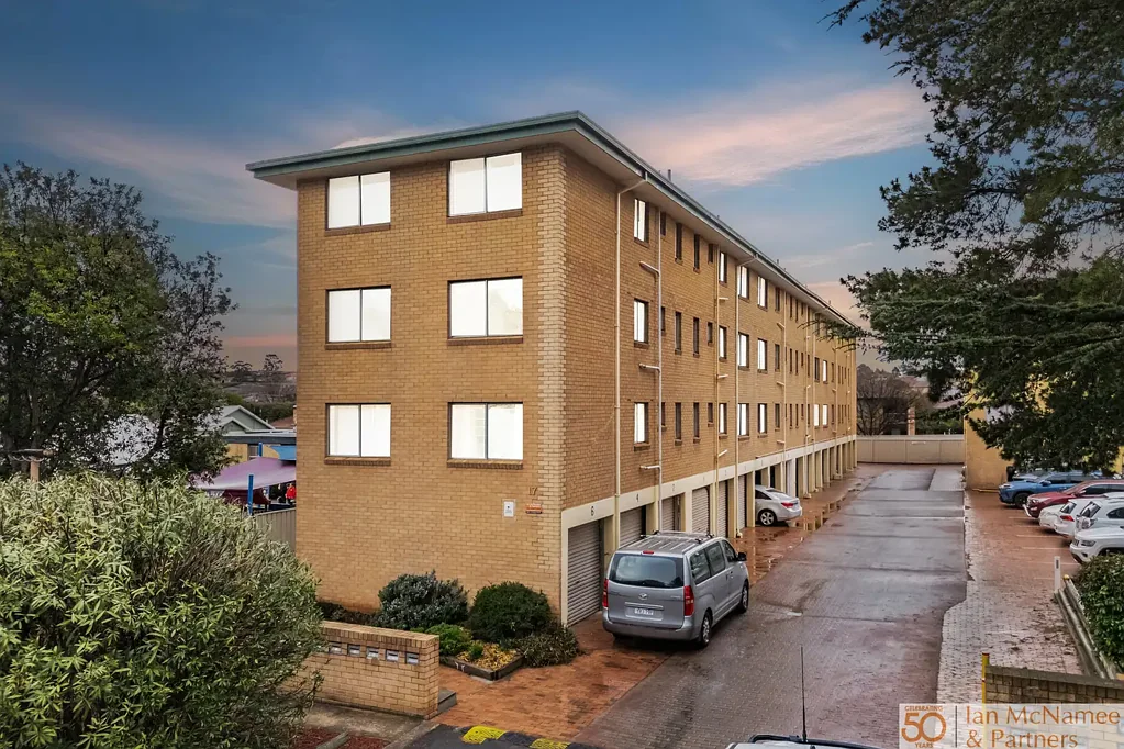 8/17 Campbell Street, Queanbeyan, NSW 2620