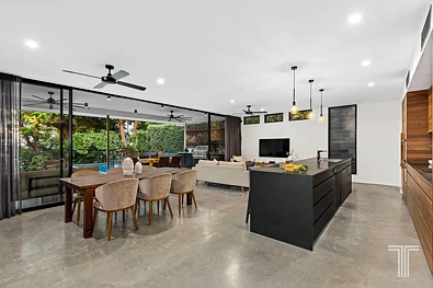 54 Macaulay Street, Coorparoo, QLD 4151, 5房, 2浴, House