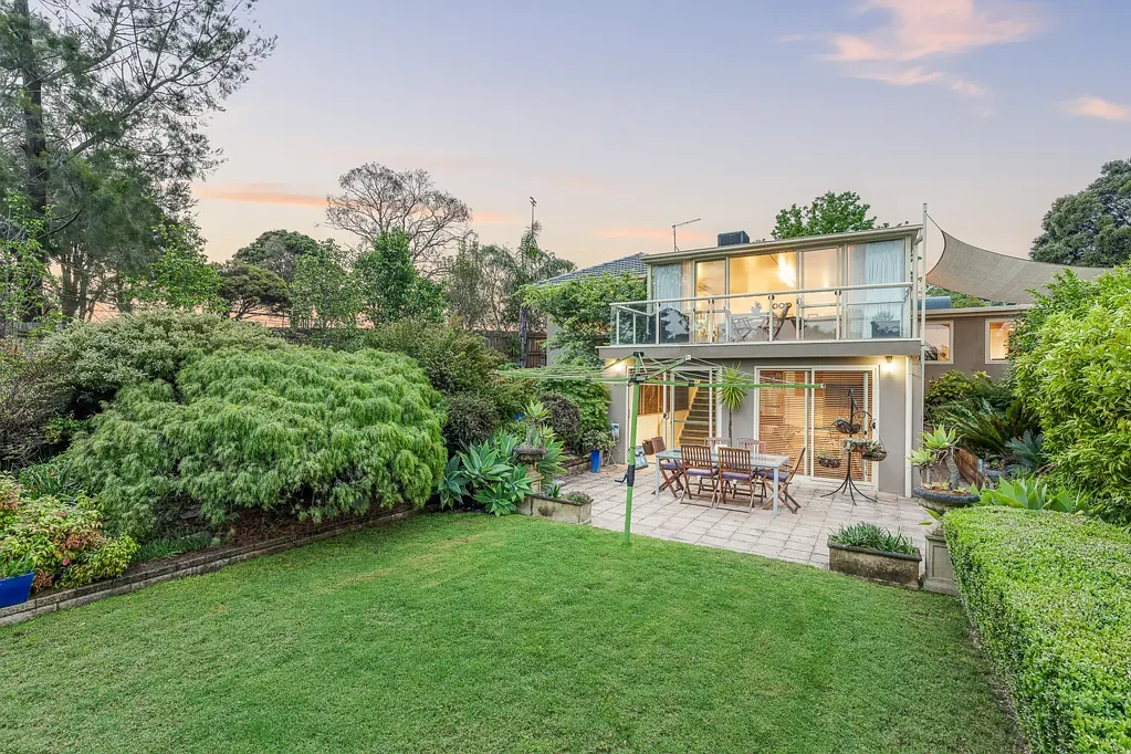 Doncaster 3部屋 Space, Style and Sweeping Views