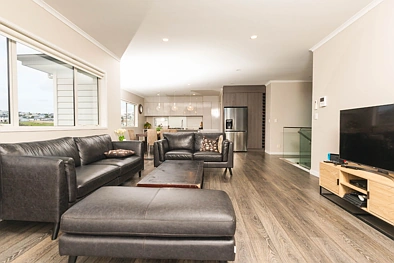 Stunning Upmarket 5-Bedroom Family Home in Gulf Harbour