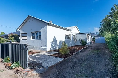 Murray Bridge 4Moenga Renovated 4 Bedroom Home in Great Location.
Good investment or family home