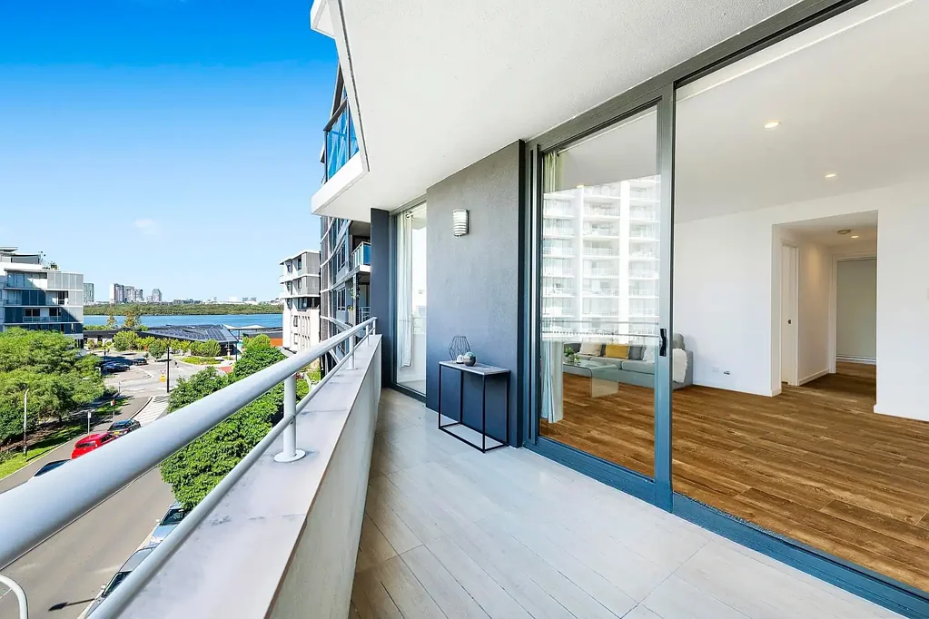 Rhodes 2Moenga Waterview I Low Strata I Timber Flooring