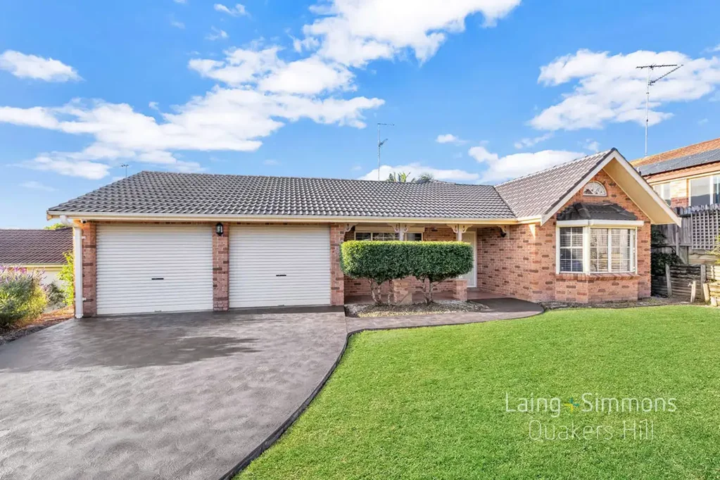 Acacia Gardens 4房  Fully Renovated Family Home on 607.4sqm with Exceptional Entertaining