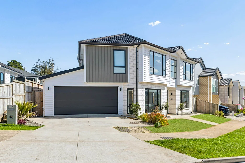 Flat Bush 6 Slaapkamer Spacious Family living with Plenty of Parking