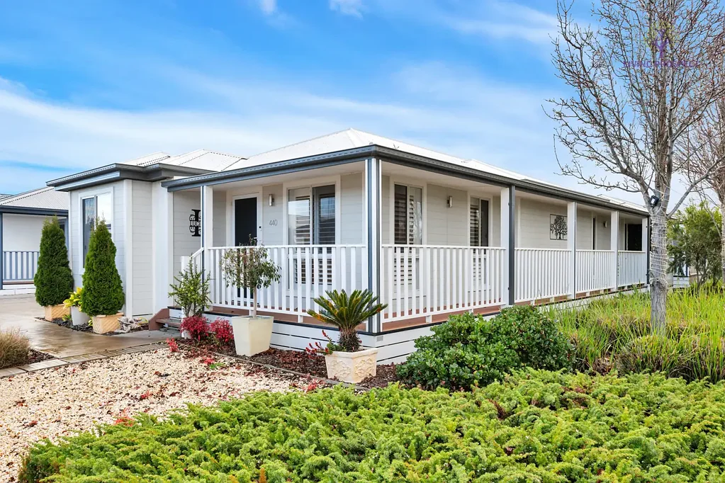 Point Cook 2 Bedroom Relax, Connect & Enjoy the Avington Lifestyle