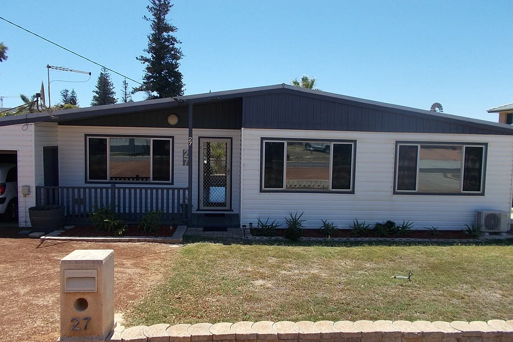 27 Dampier Street, Beachlands, WA 6530