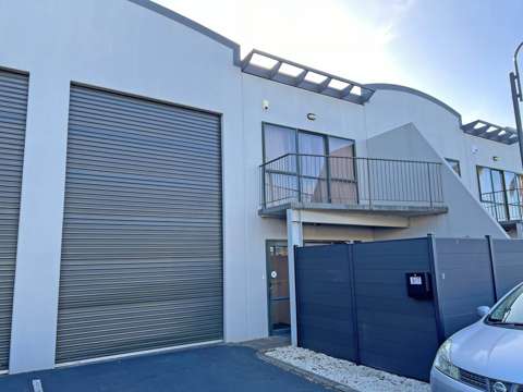 Burswood LIVE AND WORK OPPORTUNITY