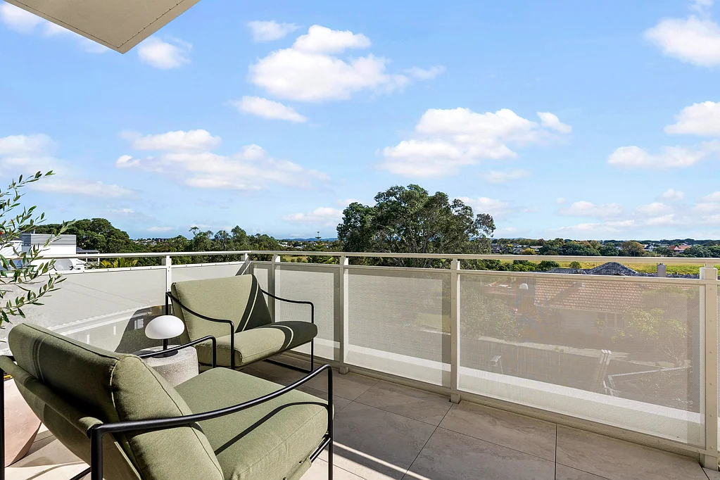 Westmere 3 Bedroom Exceptional design with water views