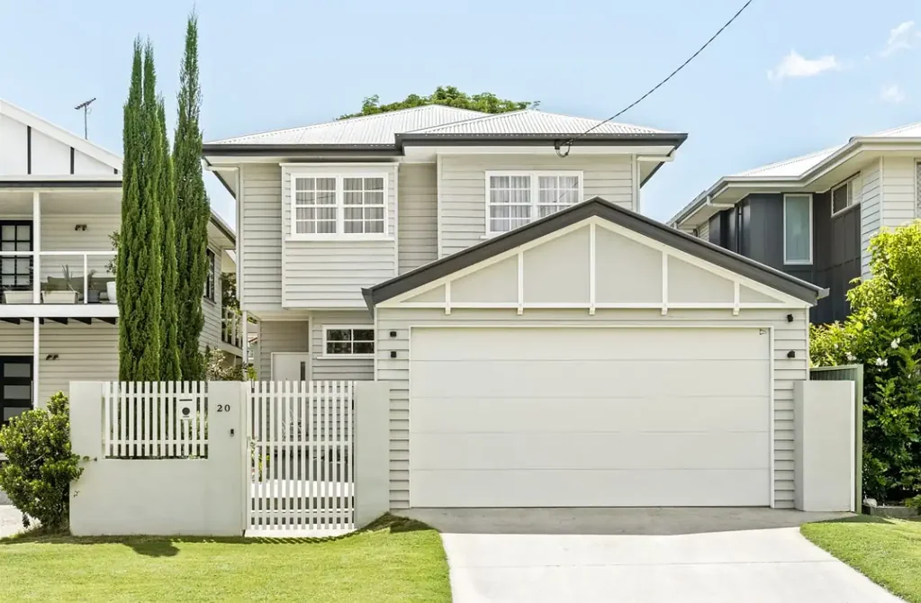 SPACIOUS FAMILY HOME WITH EXCEPTIONAL OUTDOOR ENTERTAINING