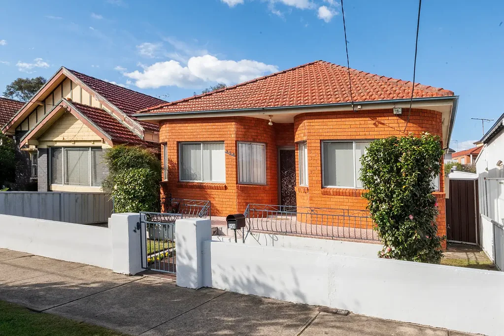 Kensington 4غرفة نوم Classic Kensington Bungalow with Huge Potential