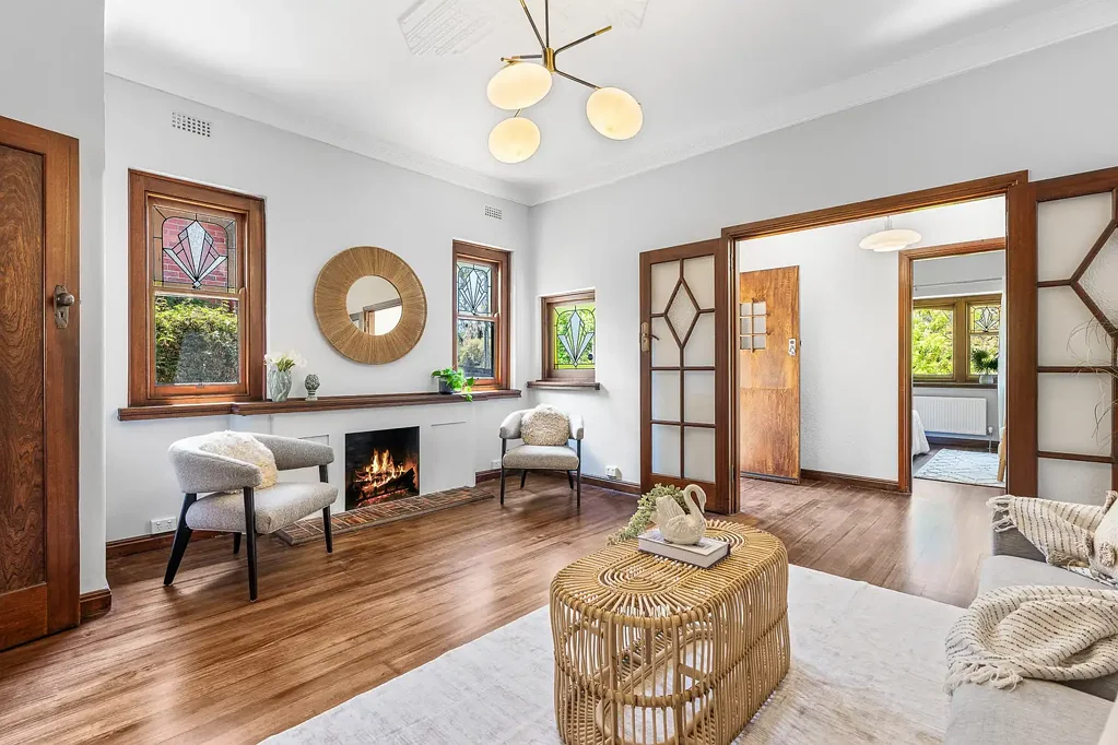 Glen Iris 4Moenga Solid Brick Art Deco Masterpiece of Modern Sophistication