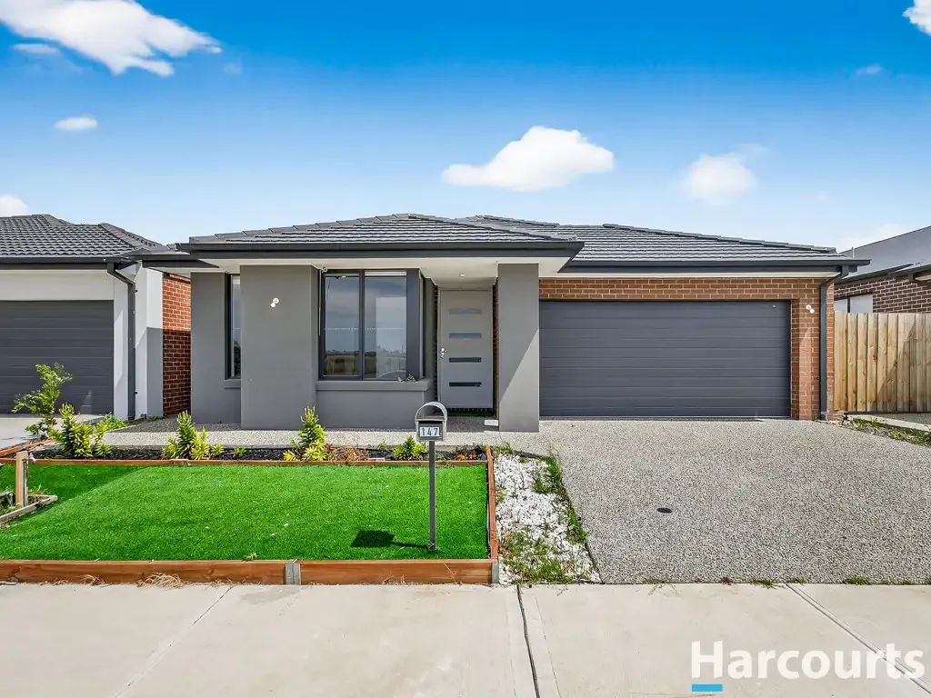 Modern Family Living in Prime Clyde Location For Lease