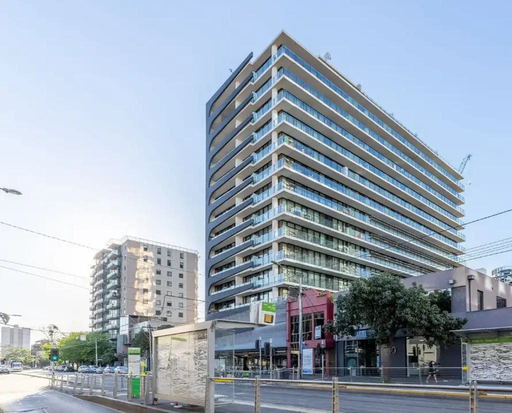 City Lifestyle and Convenient Location
