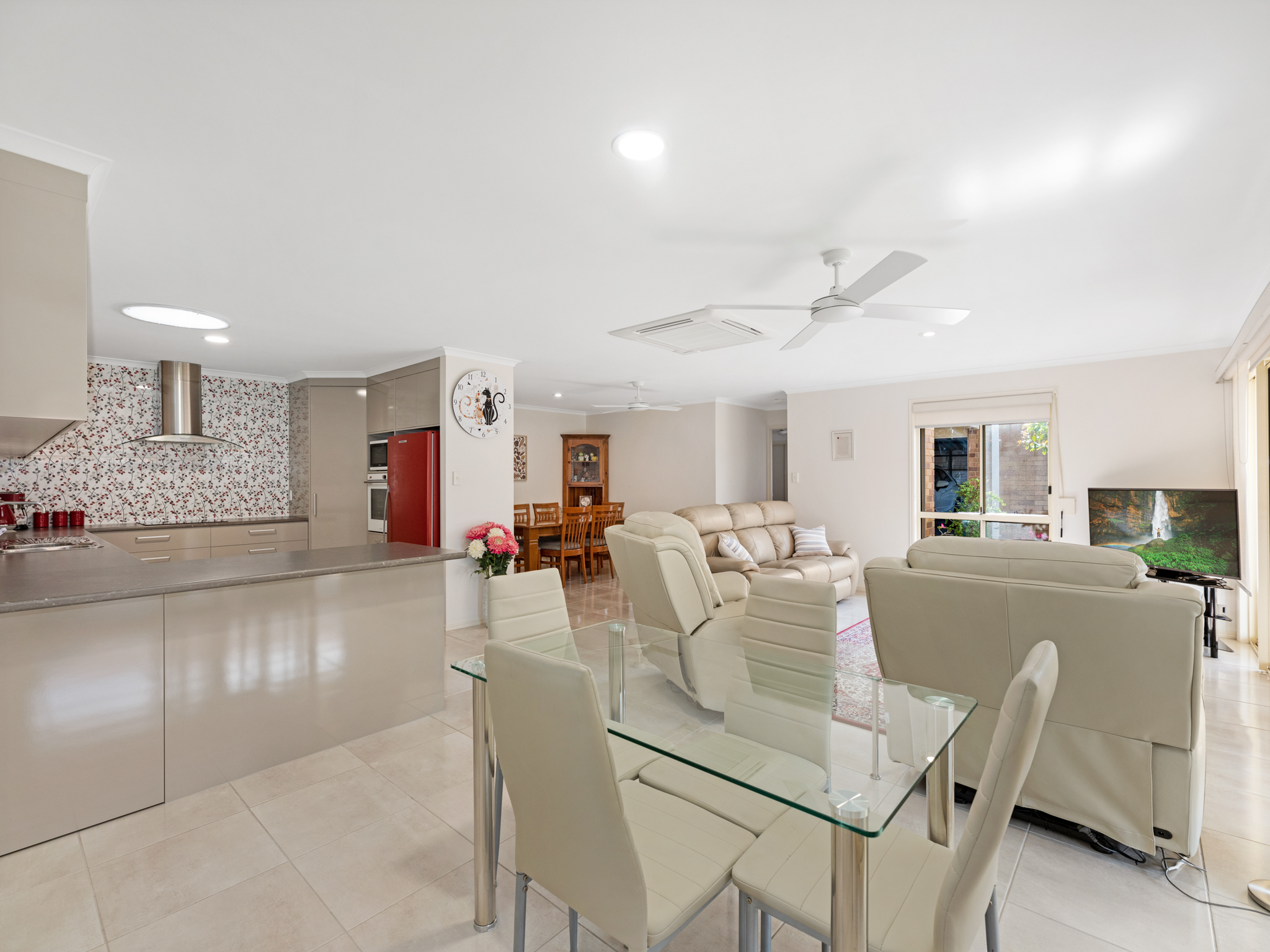 8 WOODLAND CL, TORQUAY QLD 4655, 0 Bedrooms, 0 Bathrooms, House