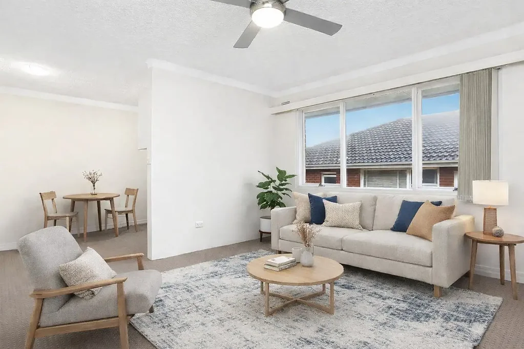 Top-Floor Apartment in Boutique Block