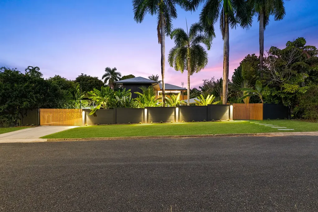Tropical Luxury Living with Expansive Indoor-Outdoor Design