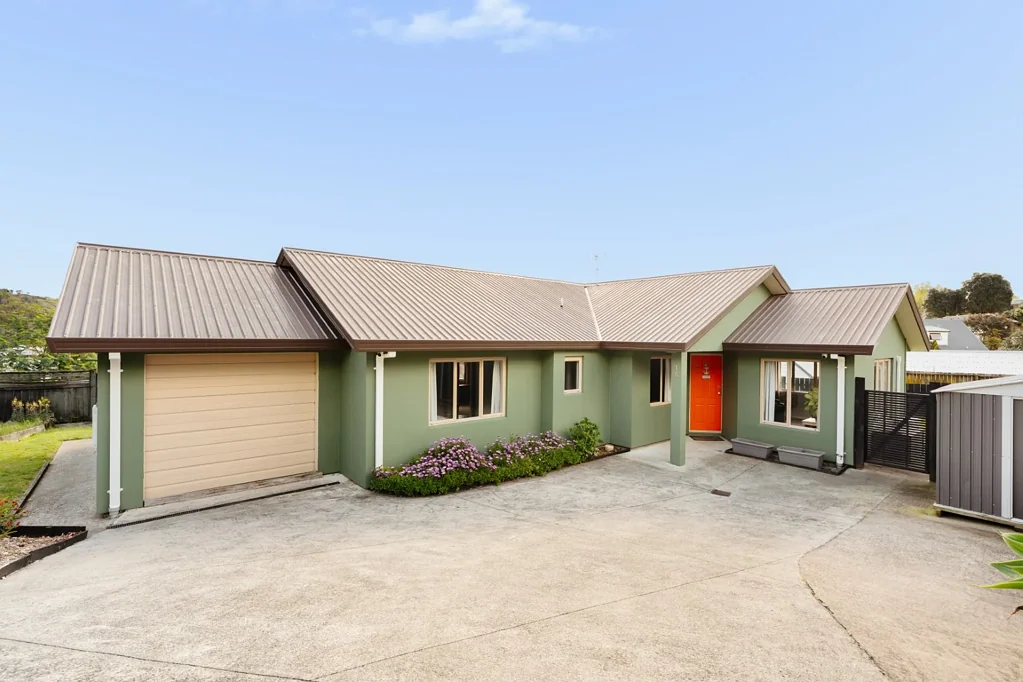Welcome Bay 4 Bedroom Enquiries Over $735,000