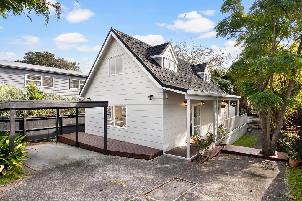 Mount Albert 3 Bedroom Lock in the Mount Albert Lifestyle
