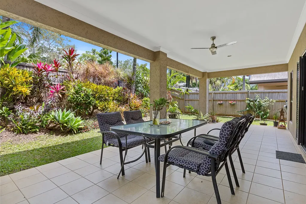 Kewarra Beach 4ਬੈੱਡਰੂਮ Well Presented Family Home Moments from Trinity and Kewarra Beaches !!