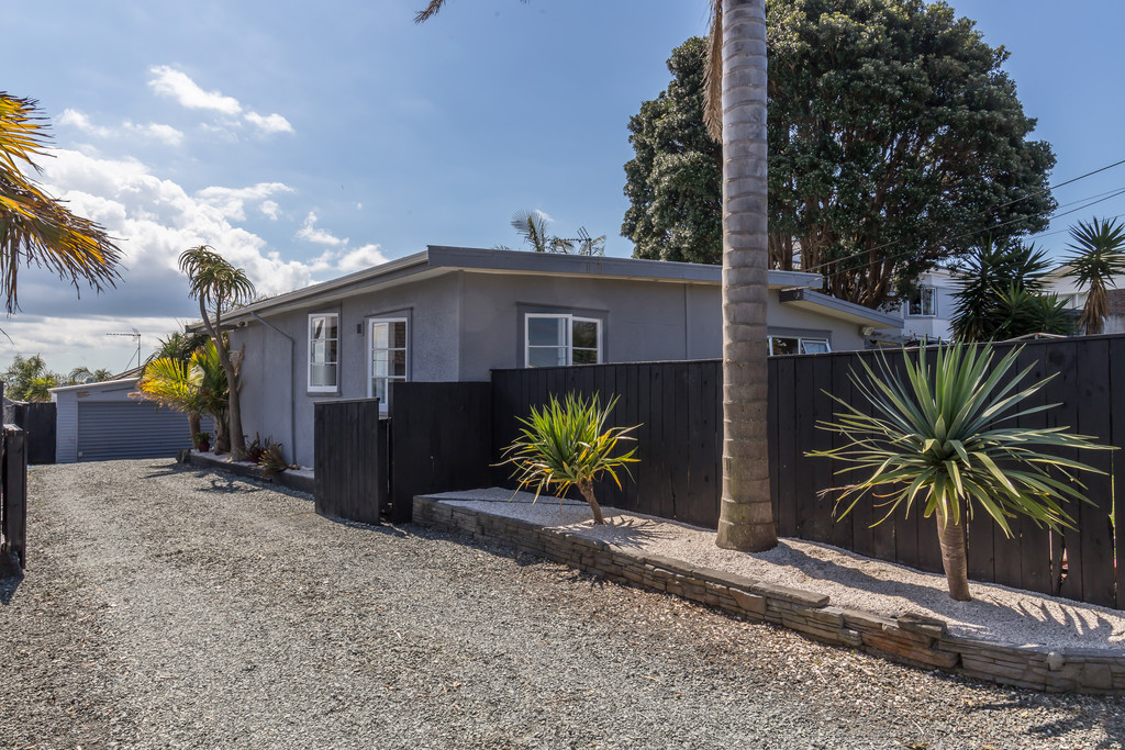 1014 Whangaparaoa Road, Tindalls Beach, Auckland - Rodney, 3 rūma, 1 rūma horoi