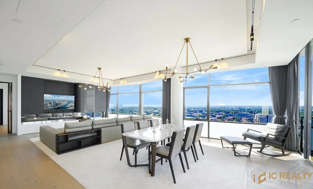 Burwood 2ਬੈੱਡਰੂਮ Opportunity to Secure Penthouse | City View | North Face