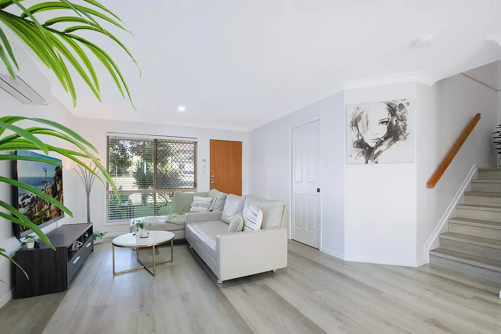 Carina 3 Bedroom Fully Renovated Townhouse in Lifestyle Location