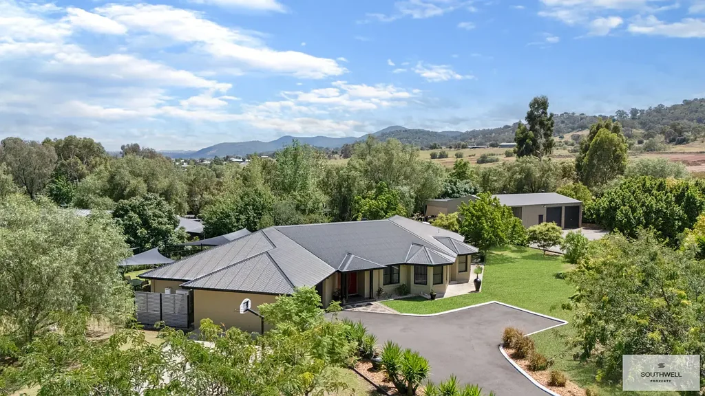 30 Daintree Circuit, Tamworth, NSW 2340