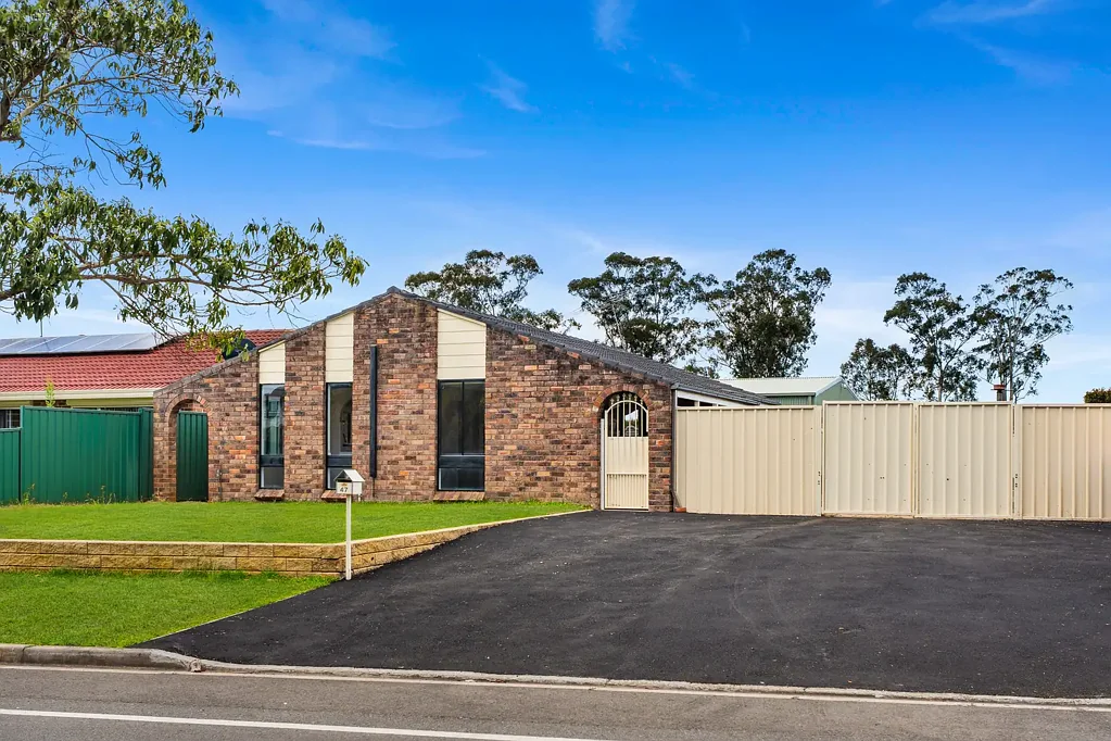 Werrington Downs 3Kwarto Renovated Family Living with an Exceptional Workshop & Separate Retreat