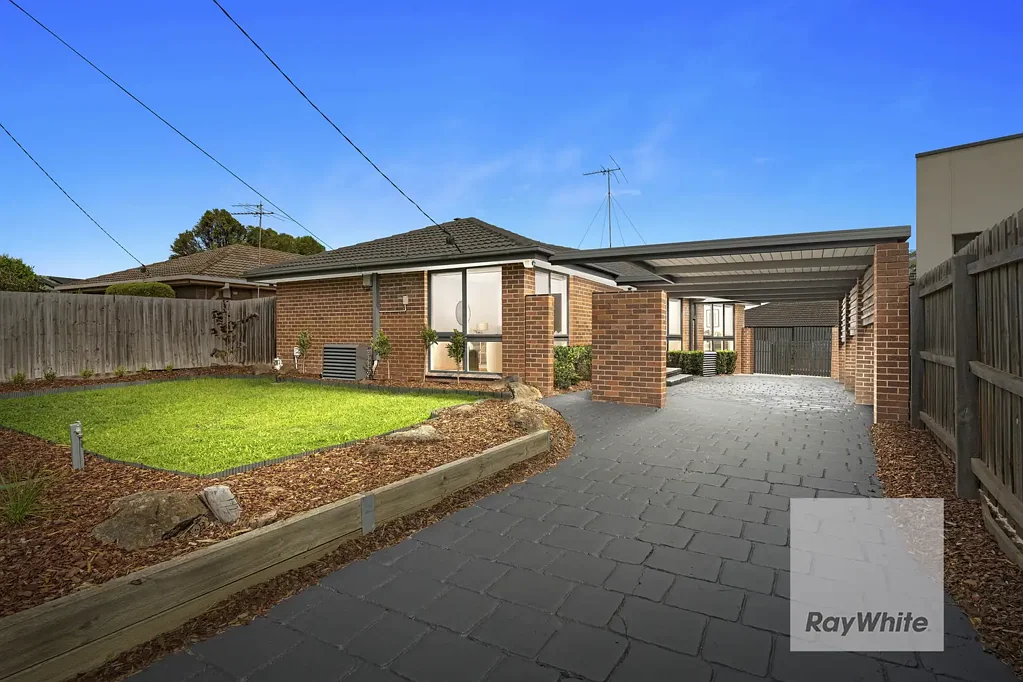 Bundoora 3ห้องนอน Immaculate Family Living With Space, Comfort And Convenience
