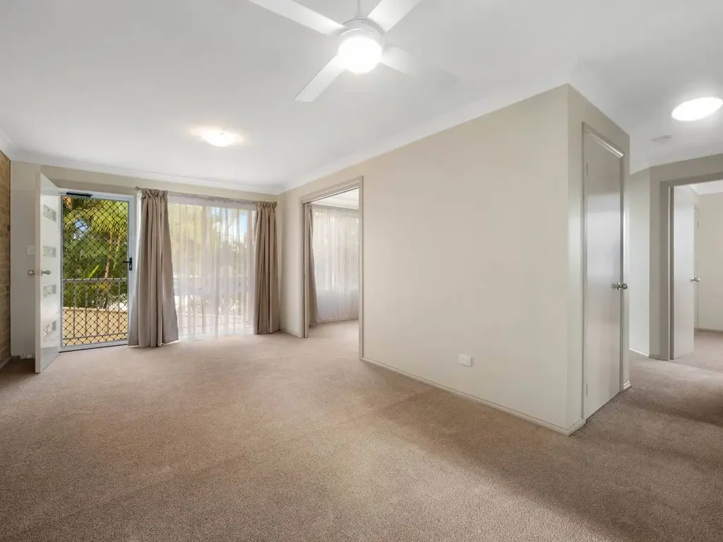 Beachside Apartment - Walk to Flynns Beach!