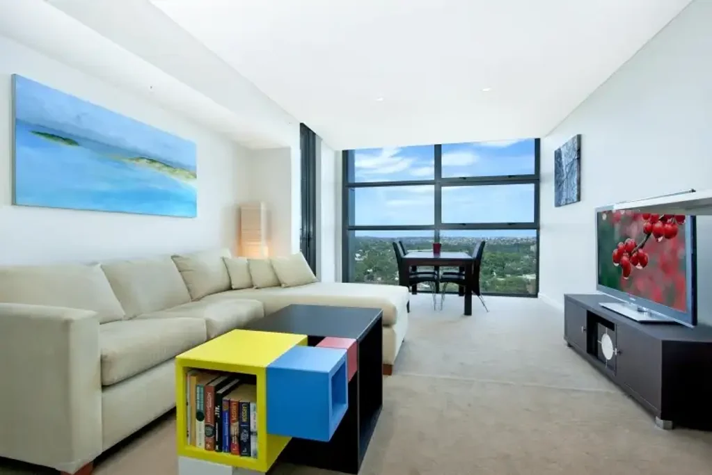 Oversized One Bedroom Apartment On High Level with Amazing Area Views & Great Natural Light