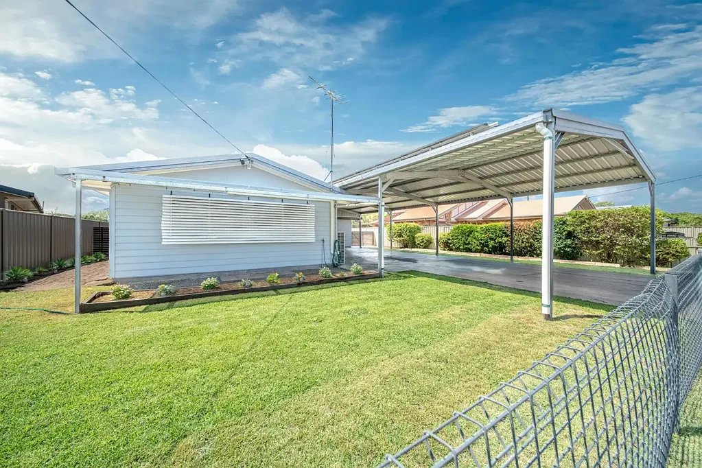 Emerald 3 Bedroom Peaceful Living Just Moments from Town