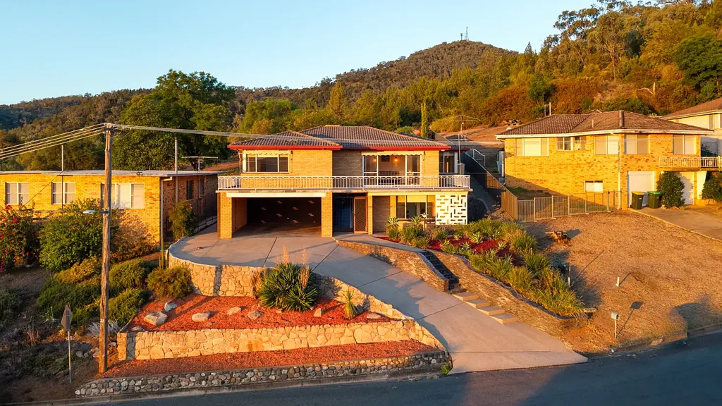 Tamworth 4कमरा High East with stunning views