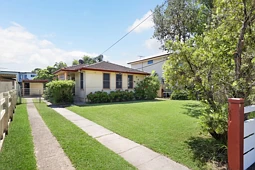 9 Sanananda Road, Holsworthy