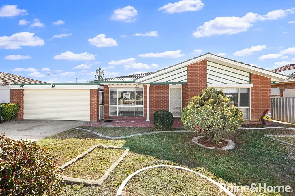 118 Raye Street, Tolland, NSW 2650