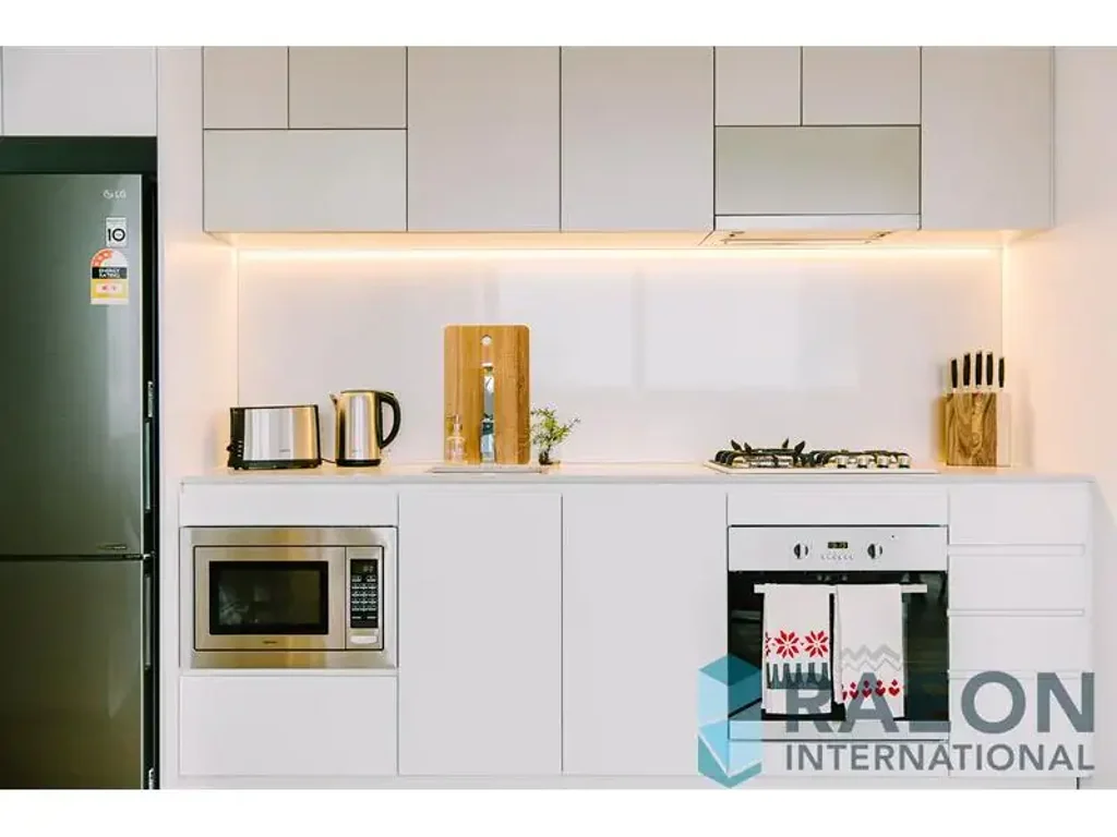 SPACIOUS TWO BEDROOM APARTMENT WITH GREAT CITY VIEW