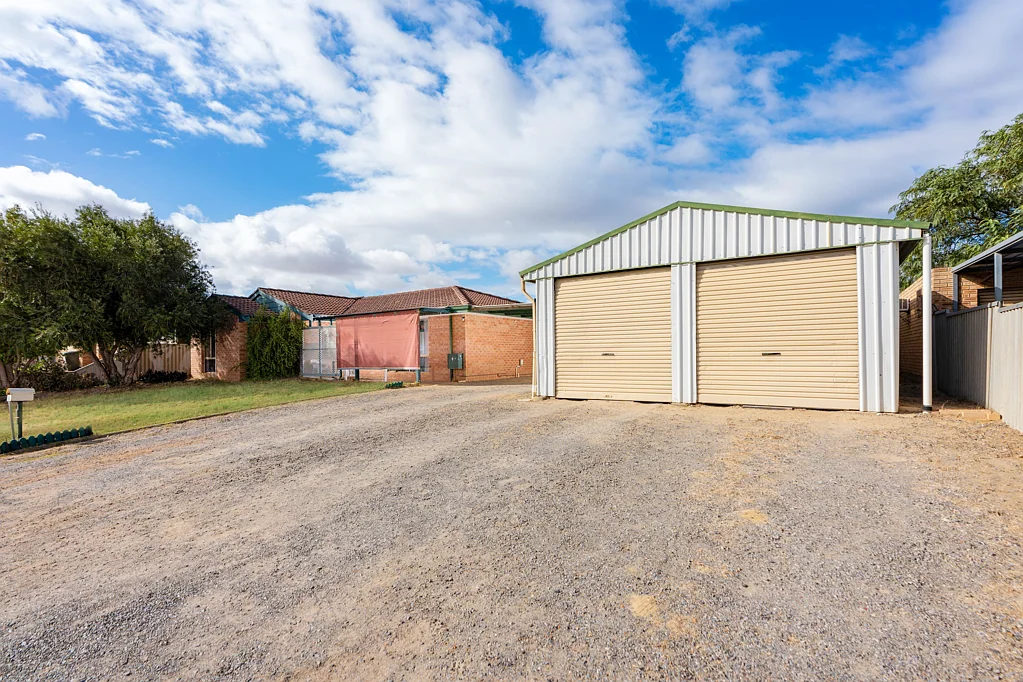 4 Joshua Way, Karloo, WA 6530