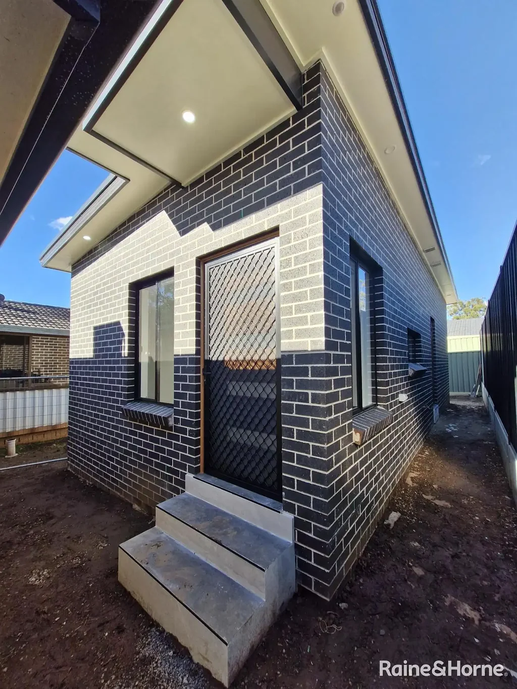Oversized Brand New Granny Flat - Feels More Like a House!