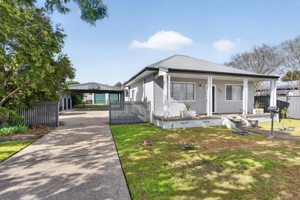 Bellbird 4Habitaciones IMPRESSIVE HOME AND GARAGE! LOADS OF STORAGE